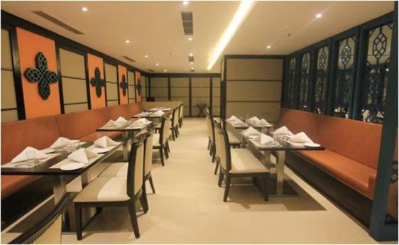 Hotel V Retreat Gurgaon Esterno foto