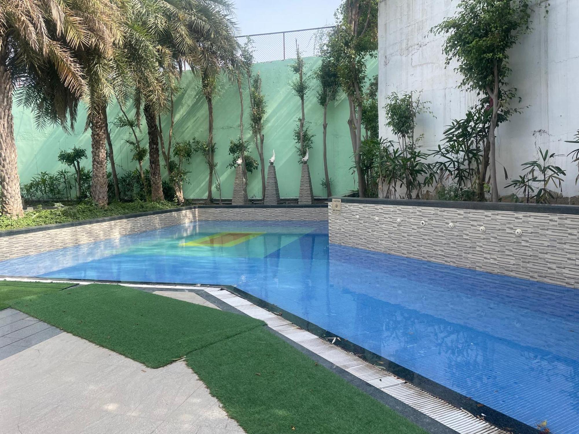 Hotel V Retreat Gurgaon Esterno foto