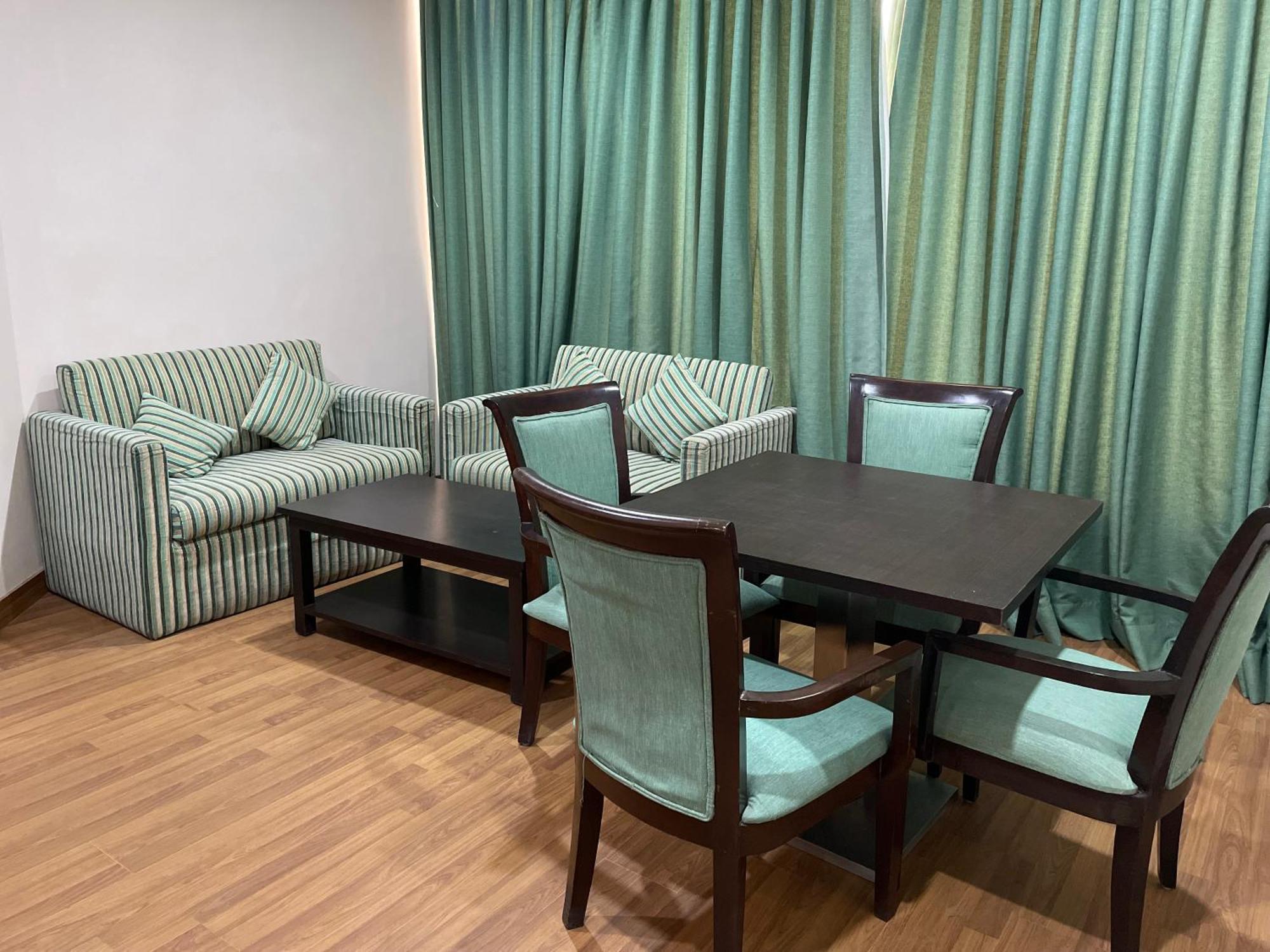 Hotel V Retreat Gurgaon Esterno foto