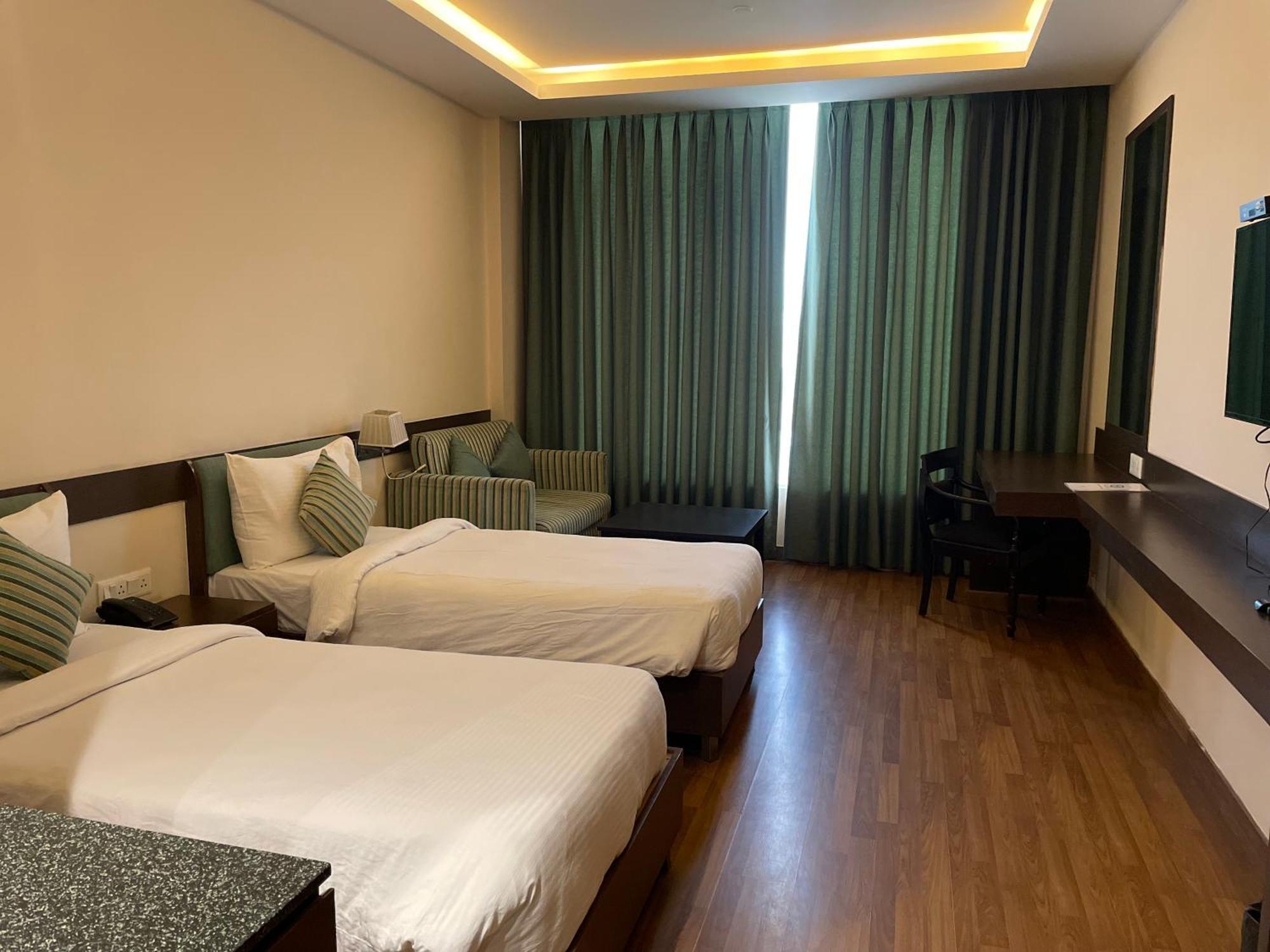 Hotel V Retreat Gurgaon Esterno foto